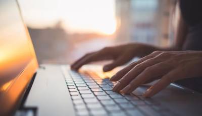 Τηλεργασία: Ποιοι εργαζόμενοι μπορούν να συνεχίζουν να δουλεύουν από το σπίτι