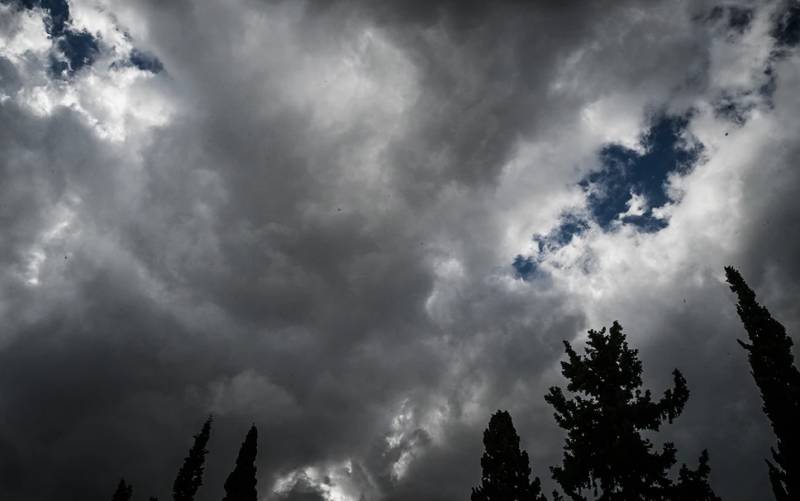 Άστατο το σκηνικό του καιρού με βροχές, έντονες καταιγίδες και χιόνια (Βίντεο)