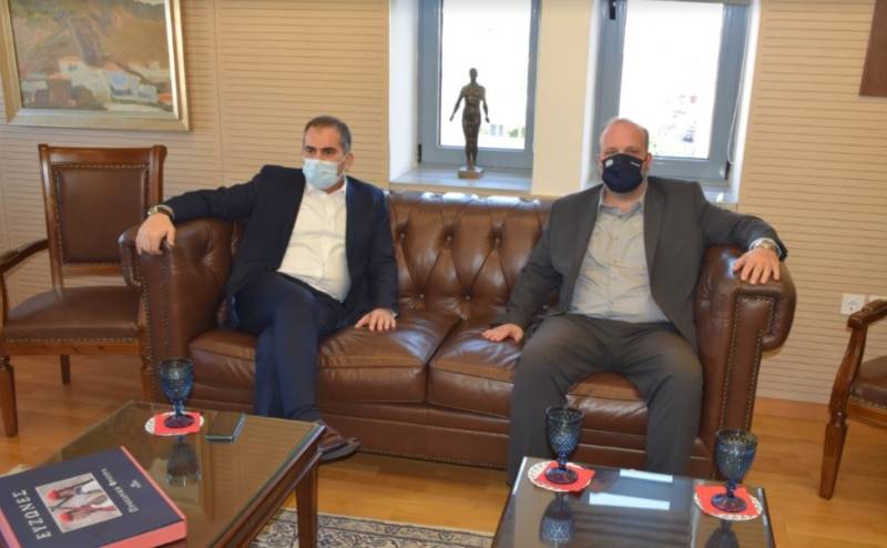 Στο δήμαρχο Καλαμάτας ο διοικητής του ΟΑΕΔ