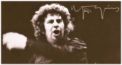 Σήμερα στο Ανοιχτό θέατρο Καλαμάτας: Μοναδικό αφιέρωμα στον Μίκη Θεοδωράκη