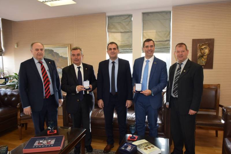 Αντιπροσωπεία των ΑΧΕΠΑ στο δήμαρχο Καλαμάτας