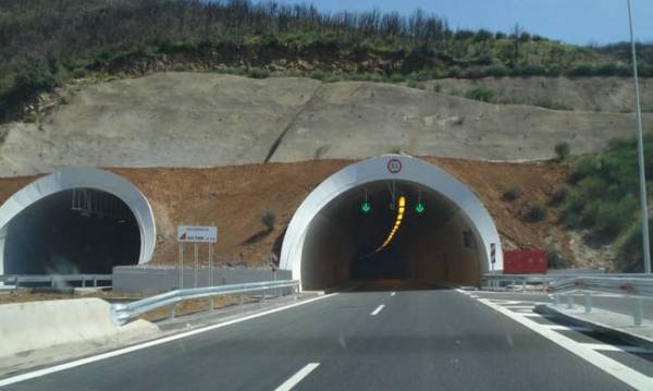 Κλειστός ο κλάδος προς Αθήνα της σήραγγας Ραψομάτη