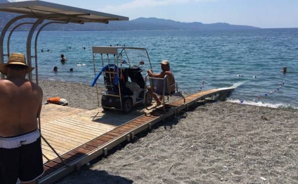 Καλαμάτα: Βελτιώνεται η πρόσβαση αναπήρων στη θάλασσα