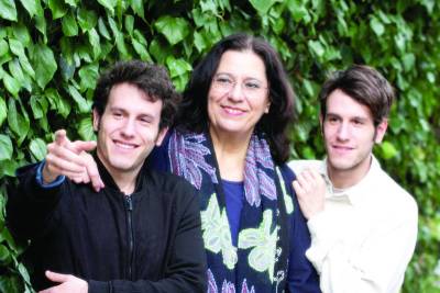 «Ολα αρχίζουν ξανά…» με τη Μαρία Φαραντούρη και τους αδελφούς Καλογεράκη στη Μεγάλη Μαντίνεια