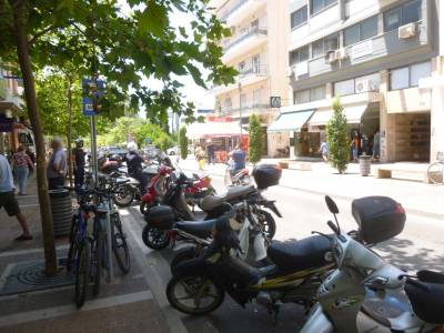 Οδηγοί πιάστηκαν στα χέρια στην Αριστομένους