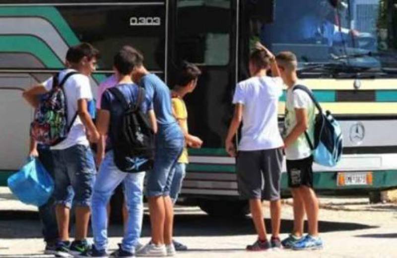 Στον «αέρα» οι σχολικές εκδρομές λόγω ασυντήρητων λεωφορείων (βίντεο)