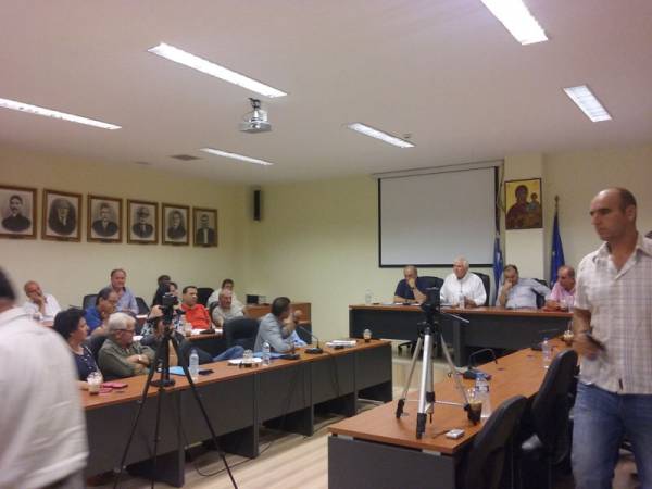 Ομόφωνο ψήφισμα για τα Αστυνομικά Τμήματα της Τριφυλίας