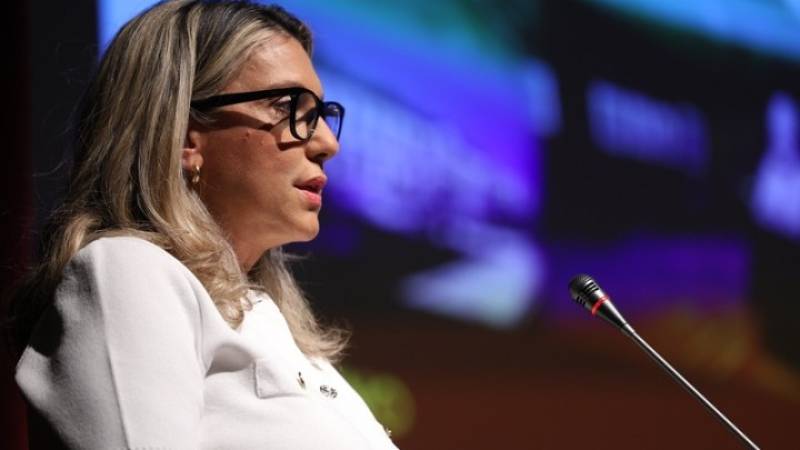 Αννα Καραμανλή: Ο ελληνικός τουρισμός παρακολουθεί τις γεωπολιτικές εξελίξεις «με προσοχή αλλά και ψυχραιμία»