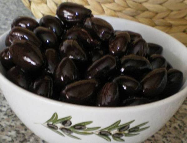 ΥΠΑΑΤ σε Μαντά: "«Ελιά Καλαμάτας» και «KALAMATA OLIVES» μόνο από πιστοποιημένες επιχειρήσεις"