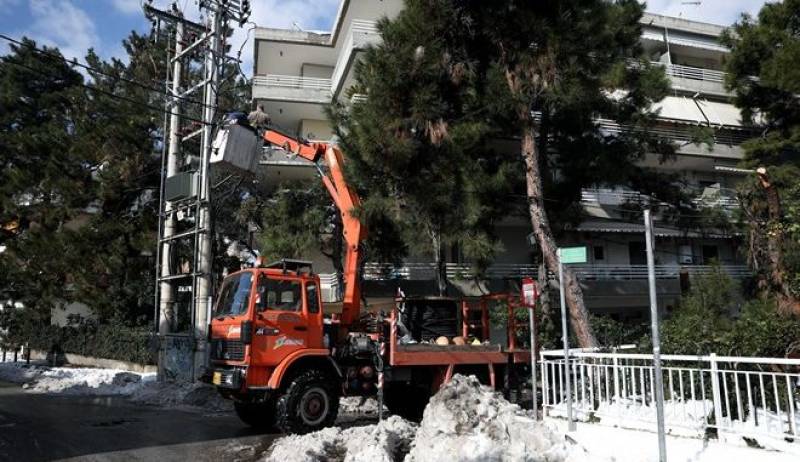 Πώς θα αποζημιωθούν τα νοικοκυριά που έμειναν χωρίς ρεύμα - Οι τρεις δυσκολίες (βίντεο)