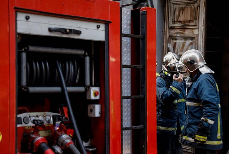 Πυρκαγιά σε εγκαταλελειμμένο κτίριο στη Μεταμόρφωση (βίντεο)