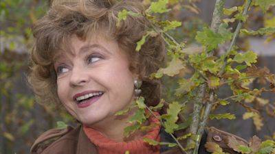 Πέθανε η Βρετανίδα ηθοποιός Prunella Scales