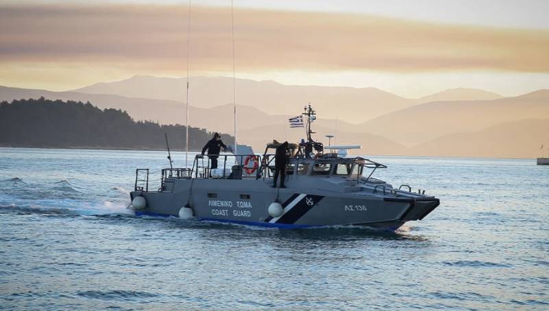 Λευκάδα: Μηχανική βλάβη σε τουριστικό σκάφος με 22 επιβάτες