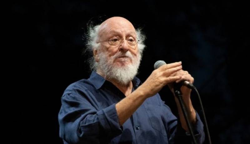 Στο νοσοκομείο σε σοβαρή κατάσταση με κορονοϊό ο Διονύσης Σαββόπουλος (βίντεο)