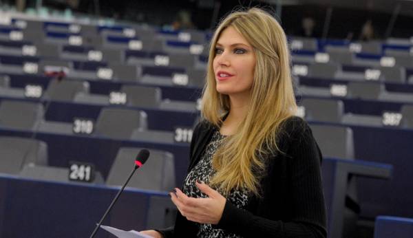 Η ευρωβουλευτής Εύα Καϊλή στην &quot;Ε&quot;: «Να καταψηφιστούν τα κόμματα που εκμεταλλεύτηκαν την οικονομική κρίση»