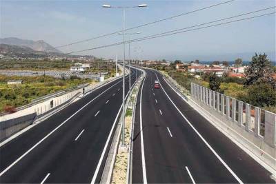 Οι αυτοκινητόδρομοι άργησαν μισό αιώνα