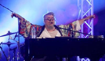 Ο Σταμάτης Κραουνάκης τον Αύγουστο στην Καλαμάτα