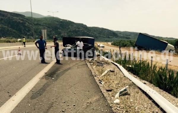 Σοβαρό τροχαίο με 2 τραυματίες στον αυτοκινητόδρομο κοντά στα διόδια Αρφαρών (βίντεο)