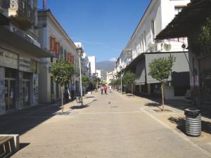 Κλείστε τα μαγαζιά... να μη σας πάρουν το εμπόρευμα