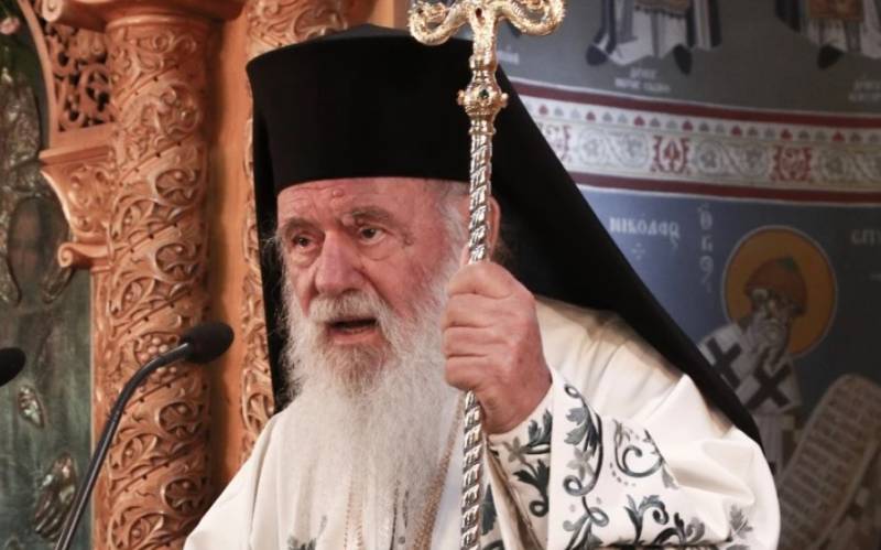 Ιερώνυμος για ομόφυλα ζευγάρια: Θα μπορούσε να γίνει ένα δημοψήφισμα