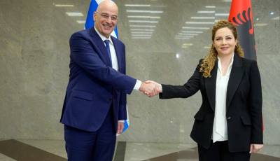 Στα Τίρανα ο Νίκος Δένδιας: Συναντήθηκε με την υπουργό Εξωτερικών της Αλβανίας και τον αρχιεπίσκοπο της χώρας