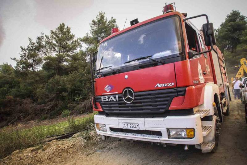 Κορινθία: Πυρκαγιά σε βιομηχανία ζωοτροφών στην περιοχή Σπαθοβούνι