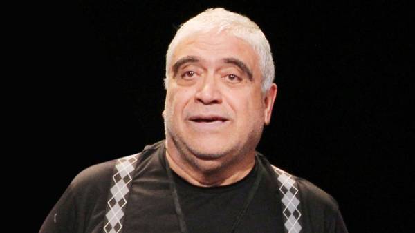 Ο Δημήτρης Πιατάς στην &quot;Ε&quot; για την παράσταση &quot;Γουρούνι στο σακί&quot;: “Δεν υπάρχουν πια ανθρωποφάγοι από  τότε που φάγαμε ... τον τελευταίο”!