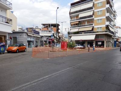 Εργασίες για πλατεία σε Μπουλούκου και Αθηνών