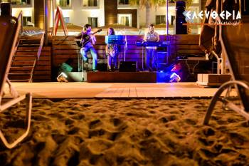 Ξεκίνησαν τα live στο &quot;Elite Beach Bar&quot; (φωτογραφίες)
