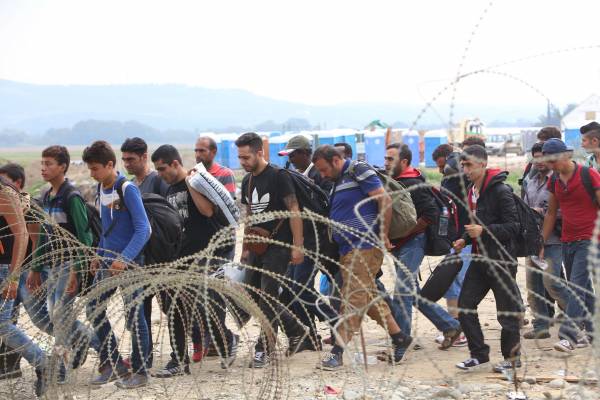 Δεν είμαστε εμείς ρατσιστές αυτοί είναι… μετανάστες