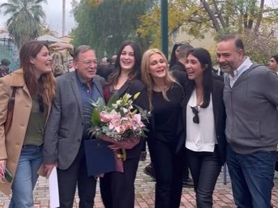 Στην Καλαμάτα Νατάσα Θεοδωρίδου και Ανδρέας Φουστάνος - Ταξίδεψαν για την ορκωμοσία της κόρης τους (φωτο+βίντεο)