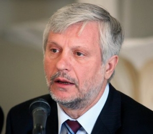 Π. Τατούλης: "Δεν υπάρχει μέλλον και προοπτική αν η υγεία παραμείνει στην κεντρική κυβέρνηση"