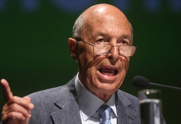 Κ.Σημίτης: «Εσφαλμένη η αντίληψη ότι θα υποχωρήσουν οι εταίροι σε σκληρή στάση»