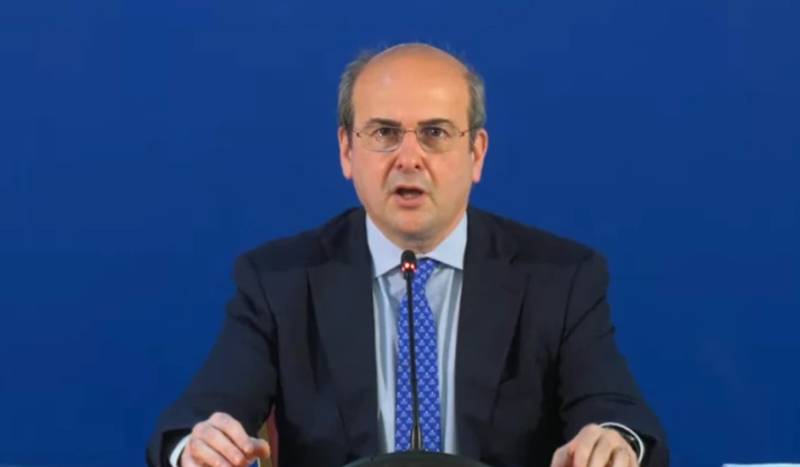 Χατζηδάκης: Τριπλή αύξηση στις συντάξεις - Ποιοι θα ωφεληθούν