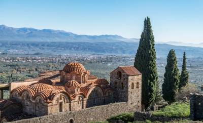 Διακοπές στην Πελοπόννησο μέσω Καλαμάτας προτείνει η «Independent»