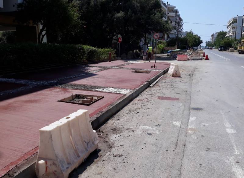 Παράταση για ανακατασκευή πεζοδρομίων σε Αύρας, Ηρώων και Ποσειδώνος