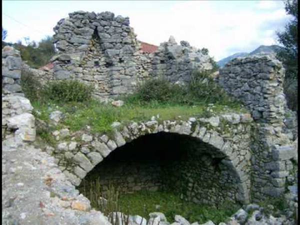 Τα όμορφα χωριά   …αργοπεθαίνουν