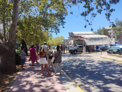 Καλαμάτα: Ουρές και ταλαιπωρία για πληρωμή στο νότιο πάρκινγκ του Νέδοντα