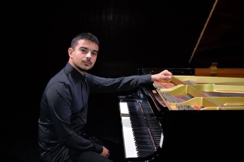 Σήμερα στη Συλλογή Ενδυμασιών «Βικτωρία Γ. Καρέλια» Μουσική βραδιά με τον πιανίστα Κωνσταντίνο Μάρκου