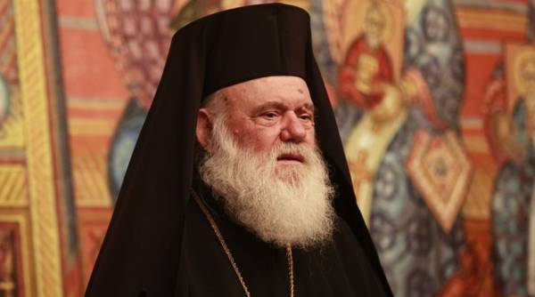 Ιερώνυμος: Στοιβάζουμε τους μετανάστες σαν πρόβατα για σφαγή…