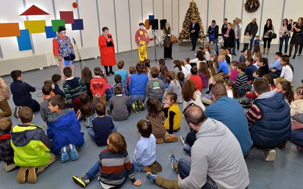 Γιορτή για τα παιδιά των εργαζομένων στην Καπνοβιομηχανία "Καρέλια ΑΕ." (φωτογραφίες)