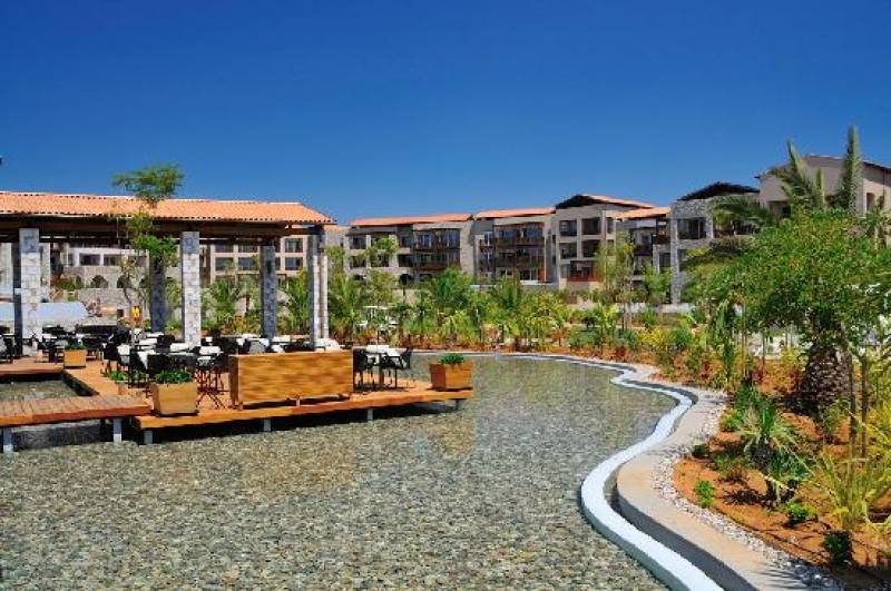 "Romanos" και "Westin" κορυφαία στην Ευρώπη