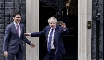 "Κόντρα" Τζόνσον - Τριντό για το μέγεθος των αεροσκαφών τους