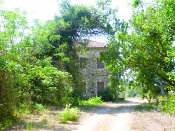 Στο κτήμα Εμπειρίκου - Κουμουνδούρου: 266 κλίνες 5 αστέρων στην παραλία της Βελίκας