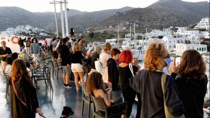 Oλα τα νέα μέτρα που ισχύουν από σήμερα σε μετακινήσεις και χώρους ψυχαγωγίας