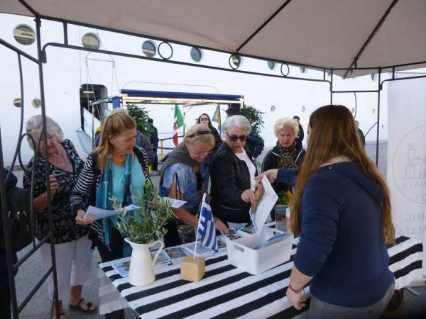 Το &quot;Costa Neoromantica&quot; και πάλι στην Καλαμάτα