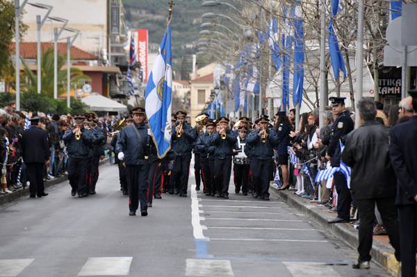 Στις 11.15 το πρωί η παρέλαση στην Καλαμάτα