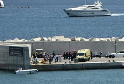 Πτώση ιδιωτικού ελικοπτέρου στη Βουλιαγμένη, σώοι οι πέντε επιβαίνοντες (βίντεο)