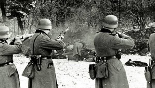 Εκδήλωση της παράταξης Μάκαρη για τις θηριωδίες των ναζί στην Καλαμάτα