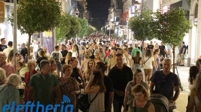 Ικανοποίηση στον Εμπορικό Σύλλογο για την 9η Λευκή Νύχτα Καλαμάτας (Φωτογραφίες+βίντεο)